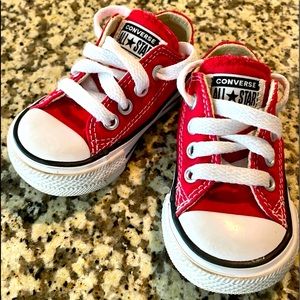 Baby Converse size 4 EUC